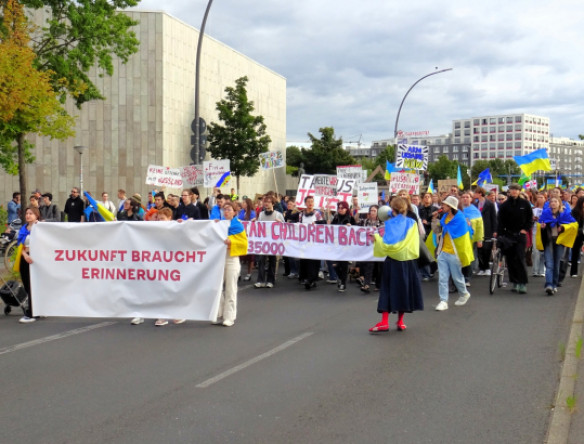 БЕРЛІН ВІДЗНАЧИВ ДЕНЬ НЕЗАЛЕЖНОСТІ УКРАЇНИ ВЕЛИКОЮ ДЕМОНСТРАЦІЄЮ
