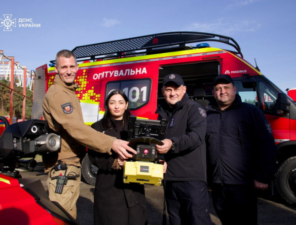 УКРАЇНСЬКІ ПОЖЕЖНІ-РЯТУВАЛЬНИКИ ОТРИМАЛИ НОВУ ТЕХНІКУ ВІД УРЯДУ НІМЕЧЧИНИ